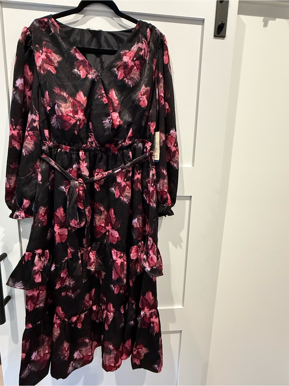 Floral Tie-Waist Long Sleeve Midi Dress in Black and Pink